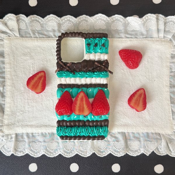 Mint Chocolate Strawberry Cake Phone Case