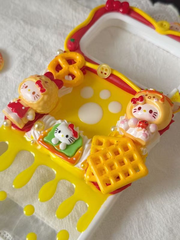abbbd54bd27fac7f1f1c432f05d57d2d Bread Button Kitten Decoden Phone Case
