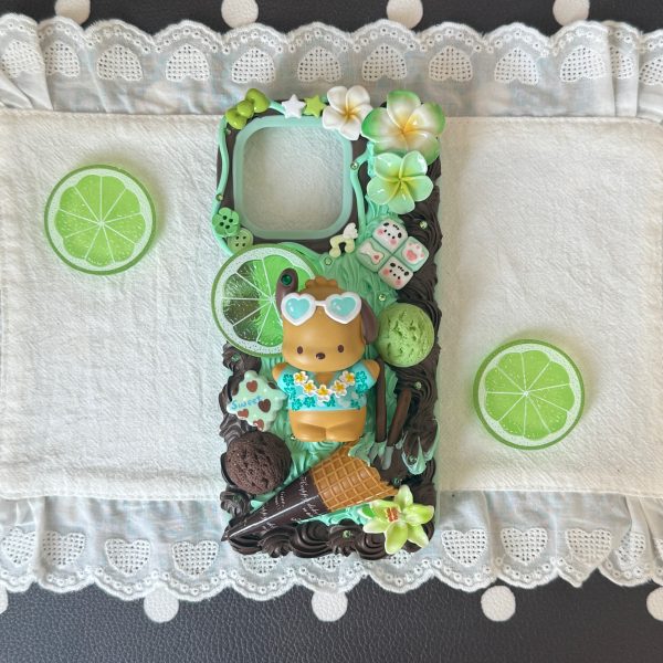 Summer Beach Pochacco Phone Case